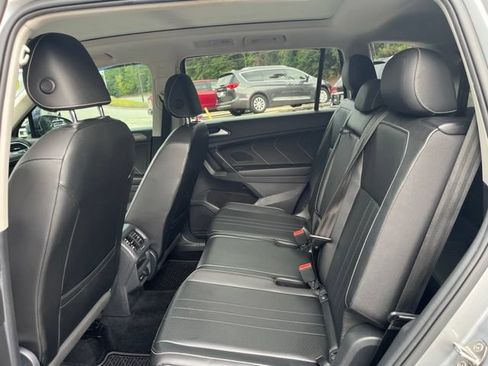 Used 2022 Volkswagen Tiguan SE FWD image 13