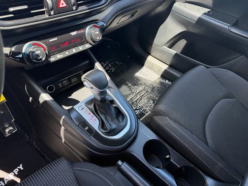 Used 2019 Kia Forte LXS FWD image 13