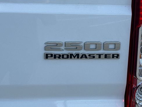 Used 2024 RAM ProMaster 2500 w/ Convenience Group FWD image 12