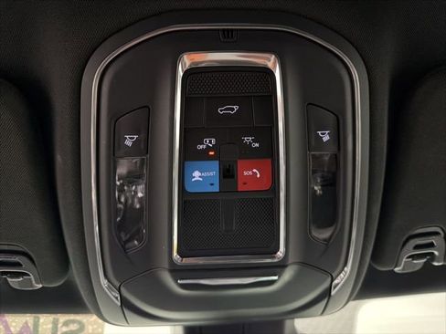 Used 2024 Jeep Wagoneer L Series II w/ Flexible Seating Group image 20