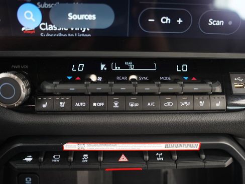 Used 2025 Toyota Sequoia TRD Pro AWD/4WD image 20