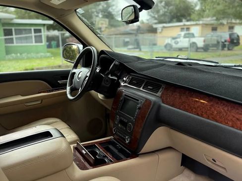 Used 2008 Chevrolet Tahoe LTZ w/ LTZ Preferred Equipment Group image 12