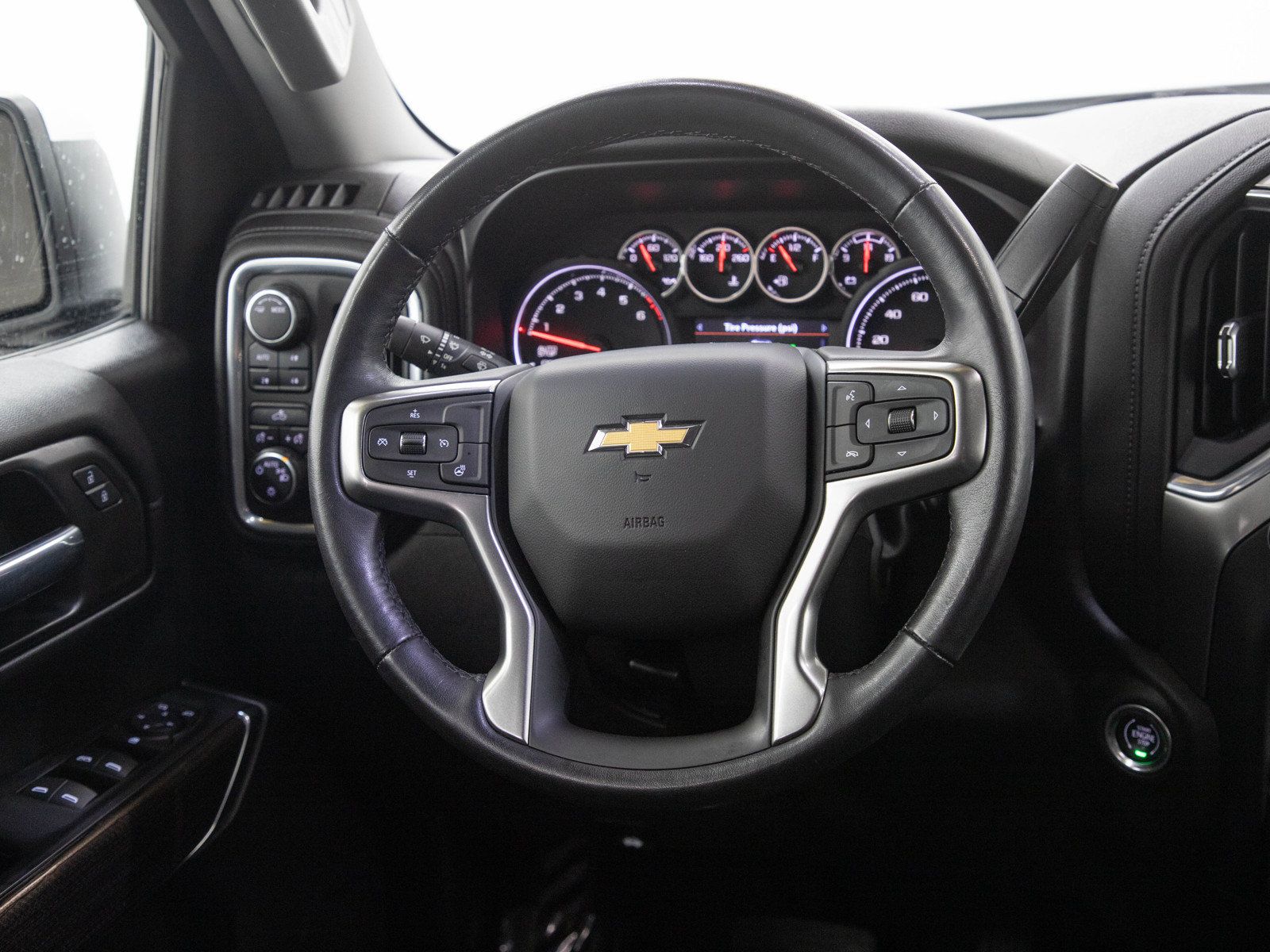 Used 2021 Chevrolet Silverado 1500 LT AWD/4WD image 17