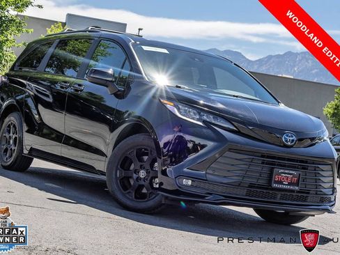 Used 2025 Toyota Sienna XLE Woodland Edition AWD/4WD image 1