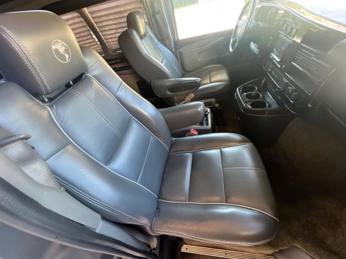 Used 2016 GMC Savana 2500 Extended image 23
