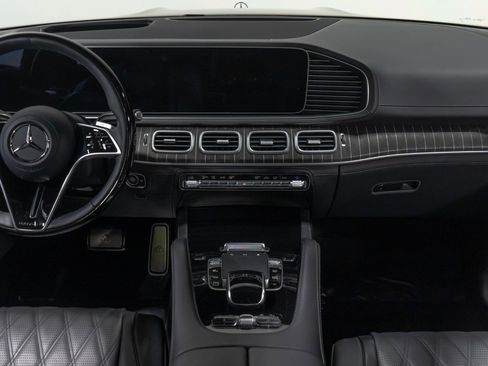 Used 2025 Mercedes-Benz Maybach GLS 600 4MATIC image 49