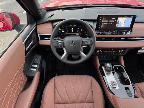 New 2025 Mitsubishi Outlander SEL image 18