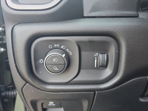 New 2026 RAM 1500 Classic Warlock image 24