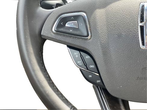 Used 2017 Lincoln MKX Reserve FWD image 17