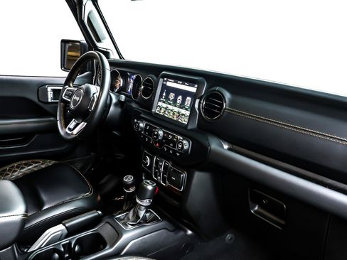 Used 2021 Jeep Wrangler Unlimited Sahara image 16