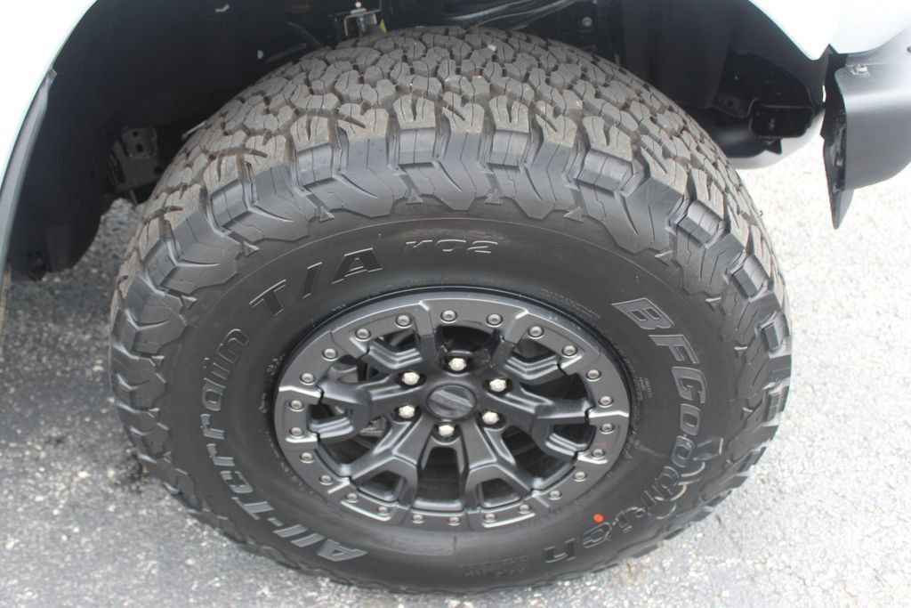 New 2026 Ford Bronco Raptor w/ Interior Carbon Fiber Pack AWD/4WD image 11