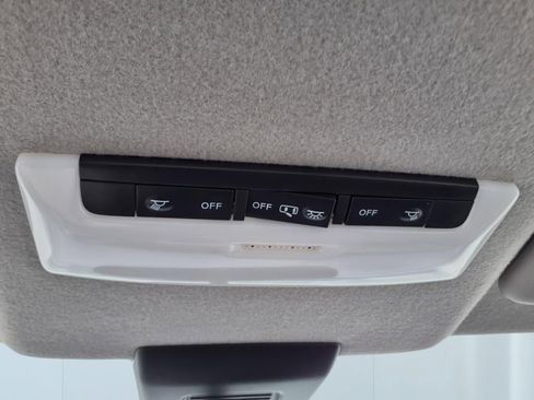 Used 2025 Nissan Kicks Play S image 17