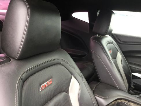 Used 2019 Chevrolet Camaro SS RWD image 22