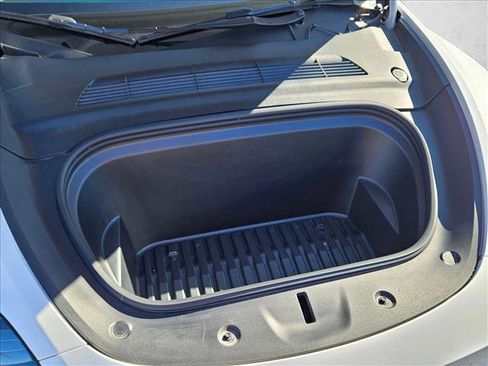 Used 2023 Tesla Model Y Performance image 21