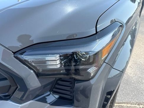 Used 2025 Toyota Tacoma SR5 AWD/4WD image 10