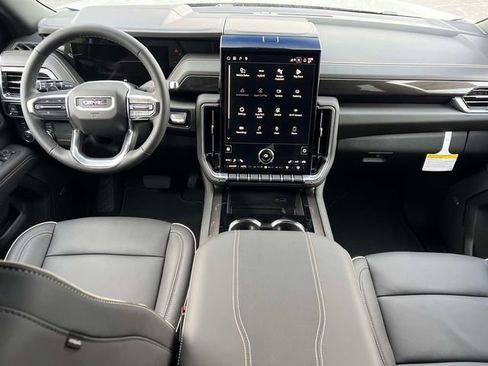 New 2026 GMC Yukon XL Elevation image 13