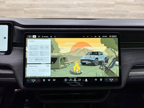 Used 2023 Rivian R1T Adventure image 19