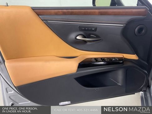 Used 2025 Lexus ES 300h F Sport w/ Accessory Package (Z2) FWD image 17