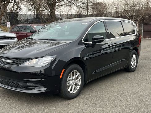 New 2026 Chrysler Voyager LX FWD image 3