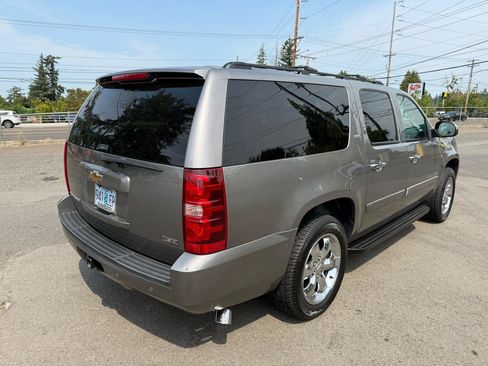 Used 2008 Chevrolet Suburban LTZ w/ LTZ Preferred Equipment Group AWD/4WD image 6