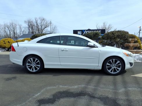 Used 2013 Volvo C70 T5 image 2