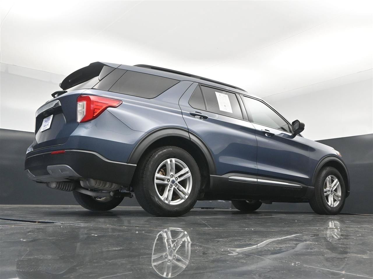 Used 2021 Ford Explorer XLT w/ Equipment Group 202A RWD image 31