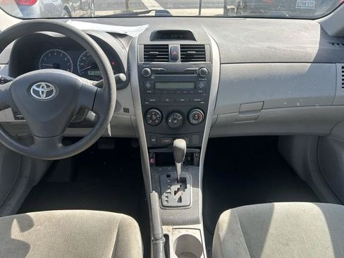 Used 2013 Toyota Corolla L FWD image 11