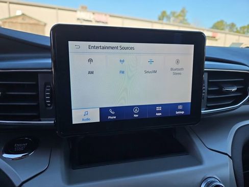 Used 2022 Ford Explorer XLT w/ Equipment Group 202A image 26