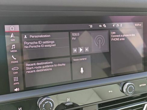 Used 2025 Porsche Macan image 17