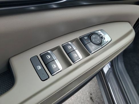 New 2026 Kia Carnival FWD image 9