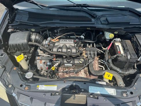 Used 2010 Chrysler Town & Country LX image 54