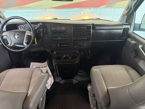 Used 2017 Chevrolet Express 2500 LS image 27