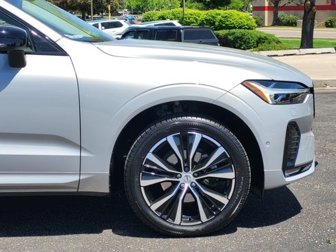 Certified 2023 Volvo XC60 B5 Ultimate w/ Climate Package AWD/4WD image 7