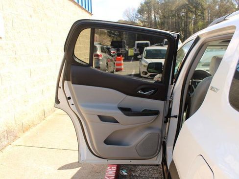 Used 2017 GMC Acadia SLT AWD/4WD image 15