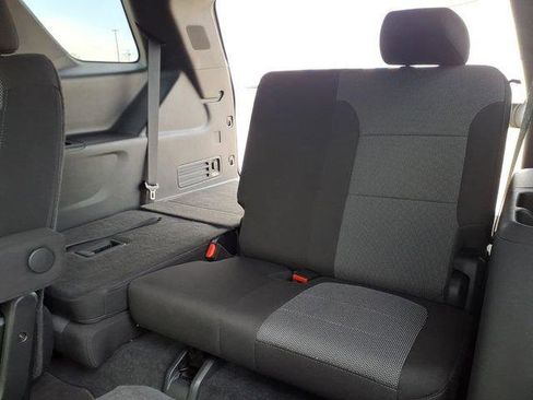 Used 2023 Chevrolet Traverse LT image 20