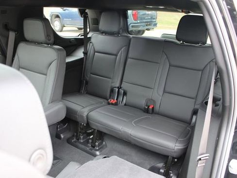 Used 2025 GMC Yukon Denali w/ Sun & Power Step Package image 11