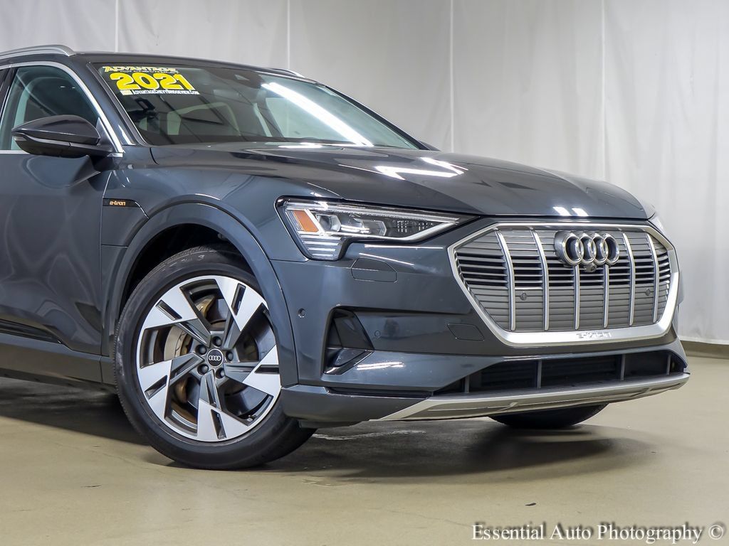 Used 2021 Audi e-tron Premium Plus w/ Premium Plus Package AWD/4WD image 3