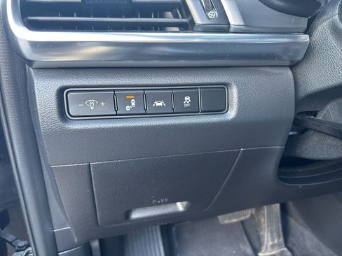 Used 2022 Kia Telluride S image 32