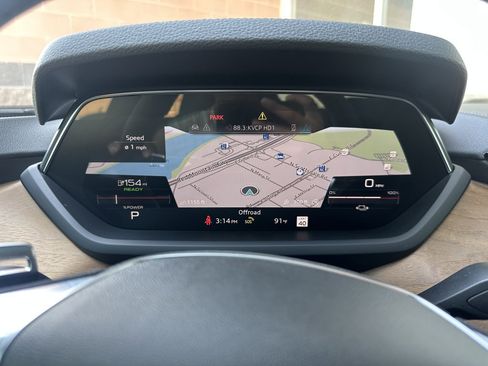 Used 2022 Audi e-tron GT Premium Plus image 18