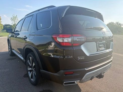 Used 2023 Honda Pilot Touring image 15