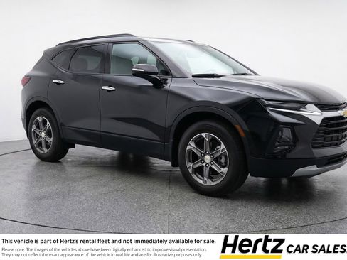 Used 2025 Chevrolet Blazer LT FWD image 1