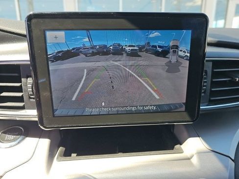 Used 2023 Ford Explorer XLT w/ Equipment Group 202A AWD/4WD image 23