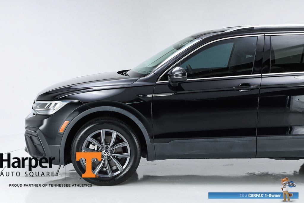 Used 2023 Volkswagen Tiguan SE w/ Panoramic Sunroof Package FWD image 41
