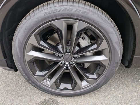 New 2026 Audi Q7 3.0T Premium Plus image 9