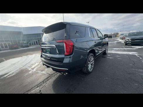 Used 2021 GMC Yukon Denali w/ Denali Premium Package image 8
