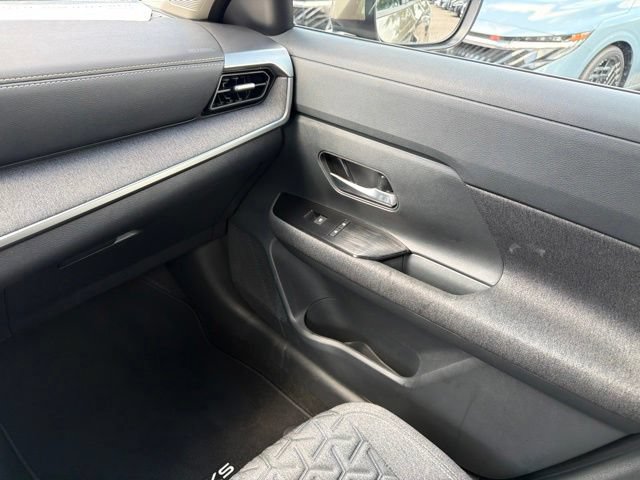 Used 2025 Nissan Kicks SV FWD image 20