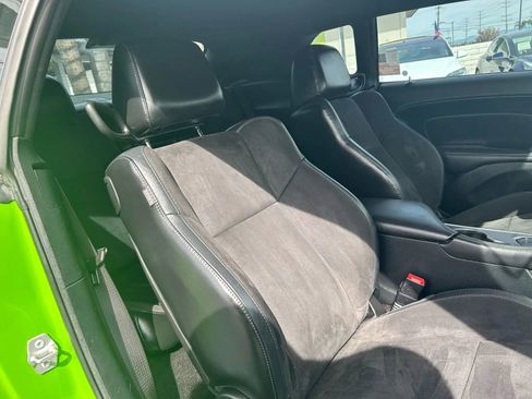 Used 2017 Dodge Challenger GT w/ GT Interior Package image 28