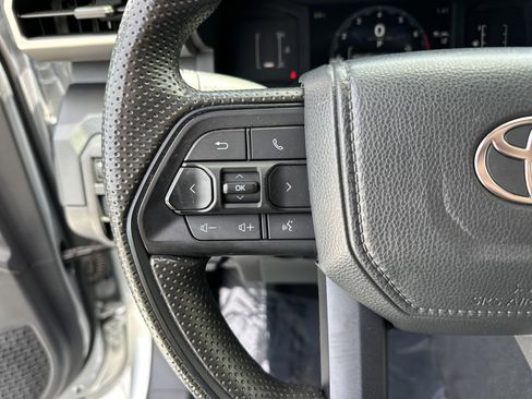 Used 2025 Toyota Tacoma SR image 19