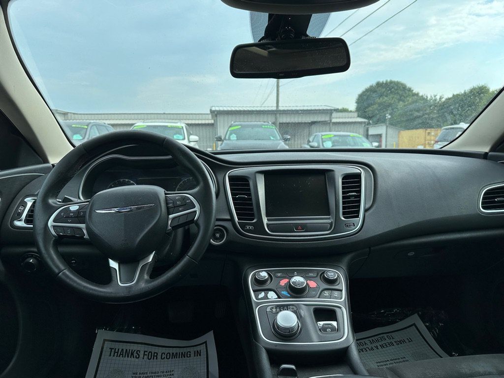 Used 2016 Chrysler 200 Limited FWD image 9