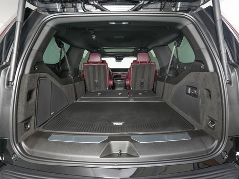 Used 2026 Cadillac Escalade ESV Sport w/ Touring Package image 13